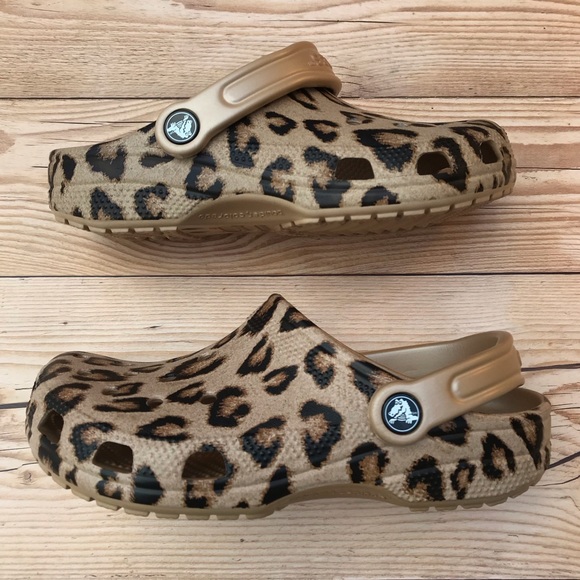 Crocs Classic Leopard Print Clog - Picture 5 of 16